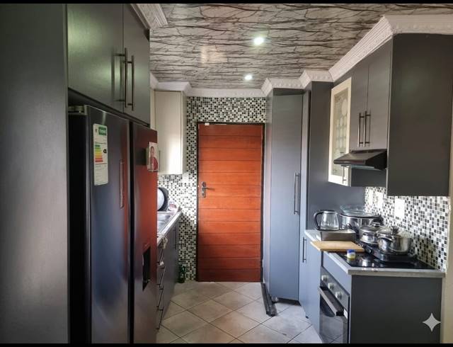 3 BEDROOM HOUSE FOR SALE IN BEVERLEY HILLS